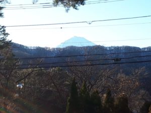 窓から見える富士山